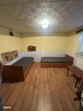 Casă de vânzare cu posibiliate de renovare/dezvoltare