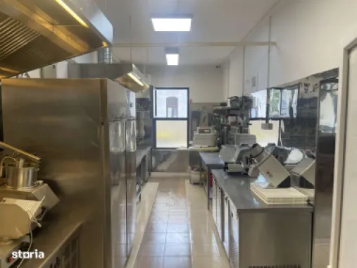 Spațiu comercial, Central, Martirilor Deportați colț Iului Maniu