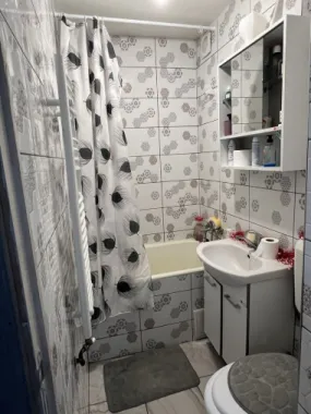 Vand Apartament 2 camere 4/4. Mobilat si utilat