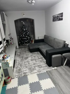 BRASADAS vinde ap 2 cam etaj 3/4 Micro 17.