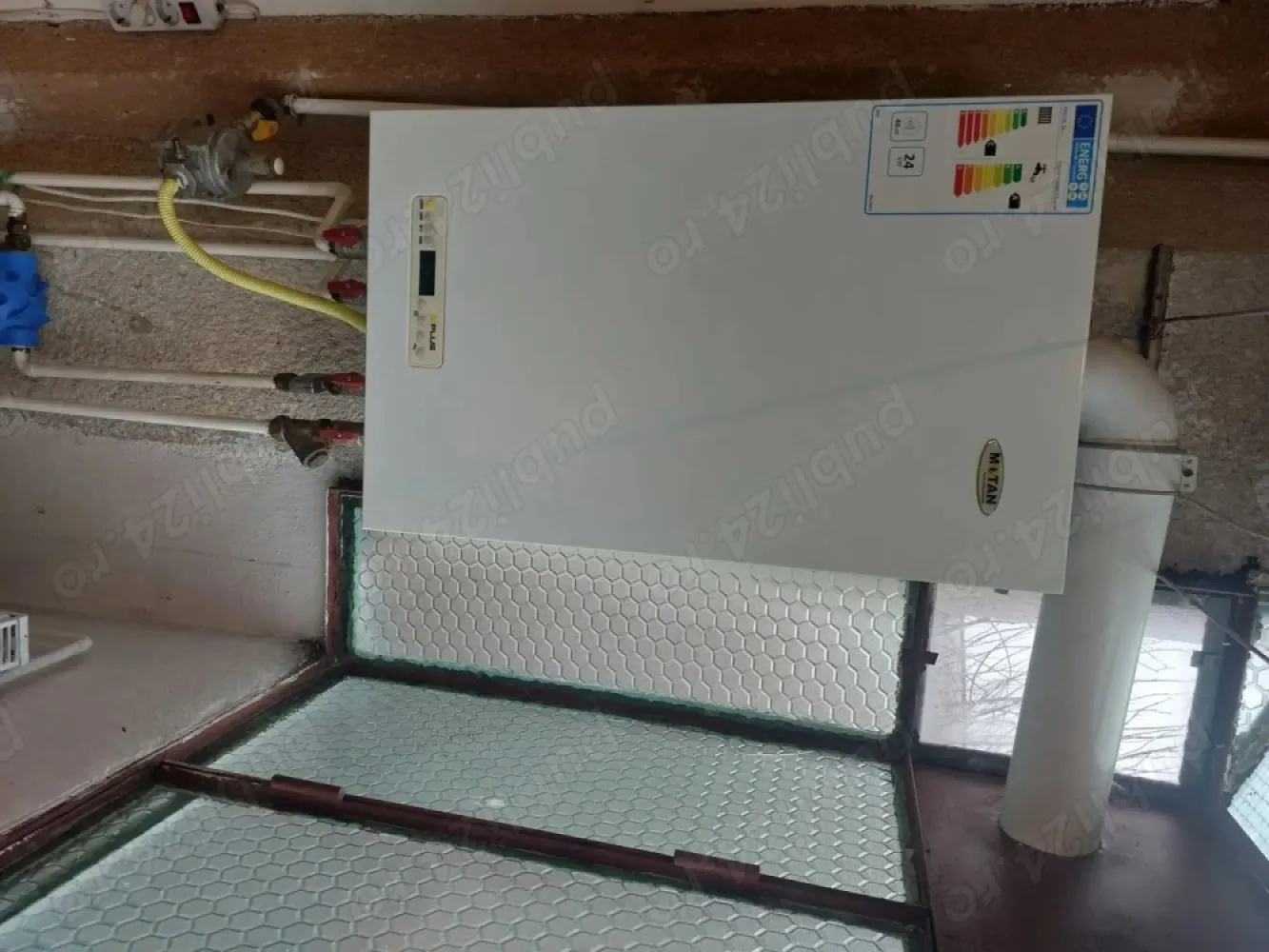 BRASADAS vinde ap 2 cam etaj 4/4 in Micro 16. - Agentia Imobiliara BRASADAS vinde apartament cu 2 camere in M16 pe strada crizantemei colt cu str rozmarin intr-o zona linistita!!!in apropiere sunt doua parcuri,statie de autobuz, scoala magazine Unicarm,CBA,si Profi.Toate actele la zii!!apartamentul este la etajul4 4 cu acoperis facut!!! Www.brasadas.com