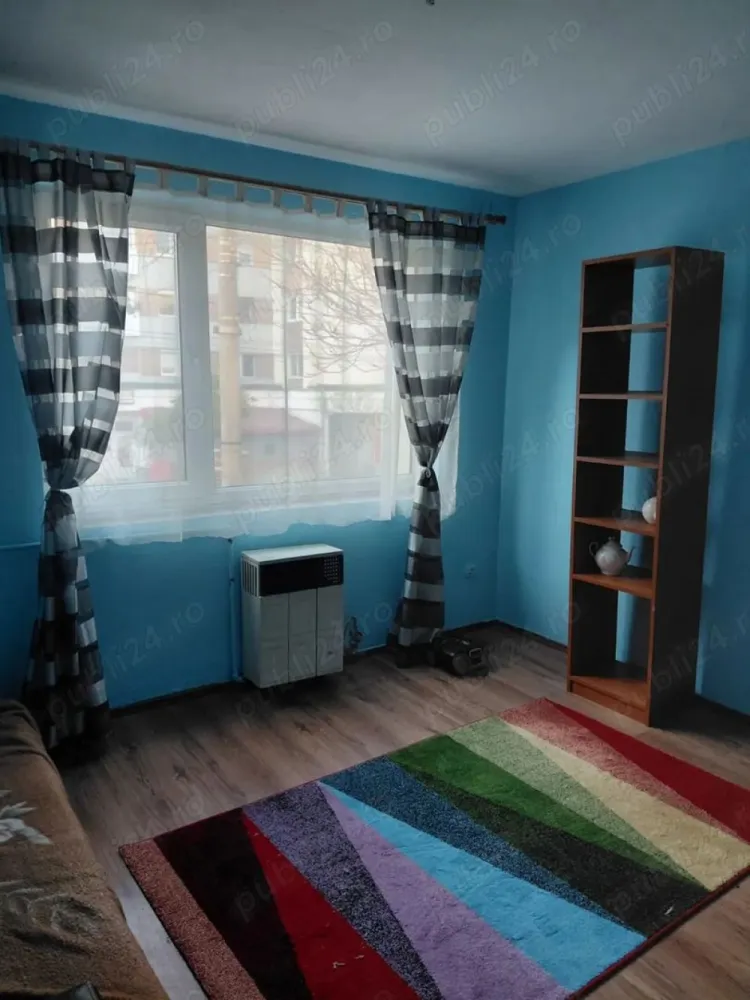 BRASADAS vinde ap cu 2 Cam etaj 1/4 Calea Traian - Agentia Imobiliara BRASADAS vinde apartament cu 2 camere la etajul 1, 50mp. In centru, pe bulevardul Calea Traian. Compus din 2 camere + bucatarie + baie, hol. Www.brasadas.com.