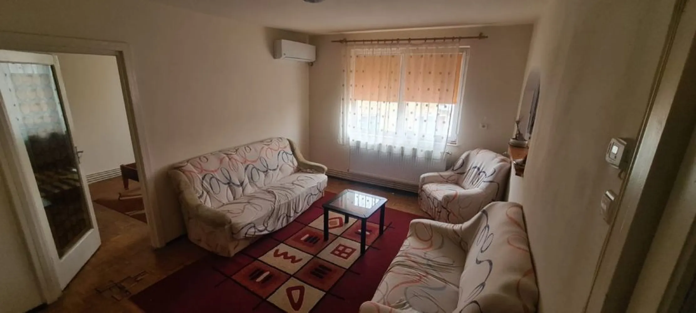 BRASADAS vinde ap 2 cam etaj 44 zona ultracentrala.