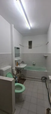 BRASADAS vinde ap 2 cam etaj 44 zona ultracentrala.