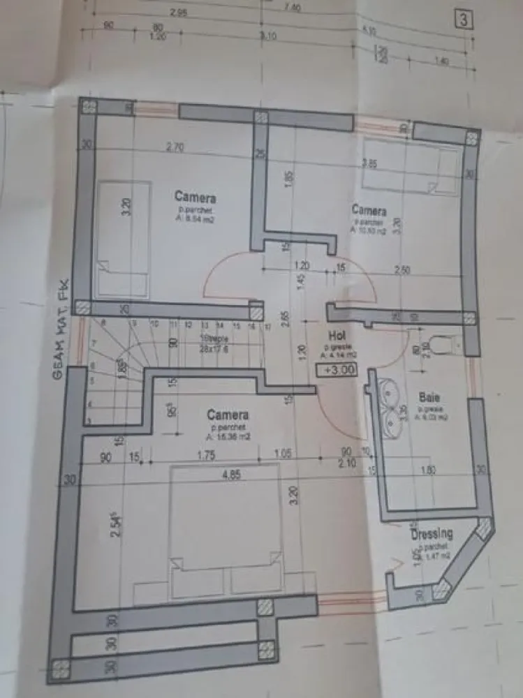 Casă zonă centrală Satu Mare str. Victoriei - Vând casă stada Victoriei, aproape de centrul orașului, compusă din : -3 dormitoare -2 băi -bucătărie -living 35mp Suprafață utilă 115 mp, suprafață teren 500 mp. Prețul afișat este pentru casa în stadiul semifinisat. Pentru cei care doresc să-și personalizeze singuri finisajele interioare prețul imobilului este de 135.000 €. Casa îți oferă posibilitatea să -ți personalizezi interiorul, astfel poți, de exemplu, să reconfigurezi bucataria open-space și să obții 4 dormitoare. Casa este potrivită pentru familii care iubesc confortul, își doresc o casă utilă, ușor de întreținut și vor să nu depindă de mașină. Accesul pe jos este facil spre centrul orasului, școli, gradinițe, Grădina Romei, săli de sport, magazine, Kaufland, Penny, etc. Pentru mai multe detalii sau vizionare, nu ezitați să mă contactați! Tel. 0773782526