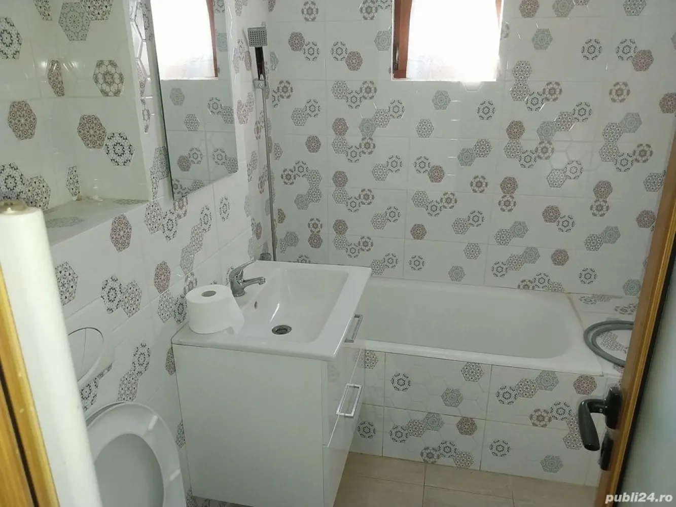 apartament 4 camere - 4 camere etaj 2 78 m2, 2 bai recent renovat