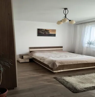 BRASADAS vinde ap 3 cam etaj 3/4 în Floreşti.