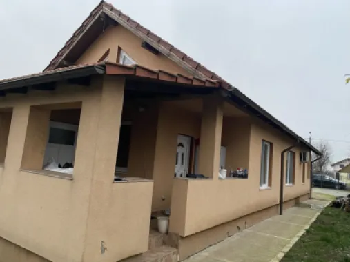 Vand casa in Amati