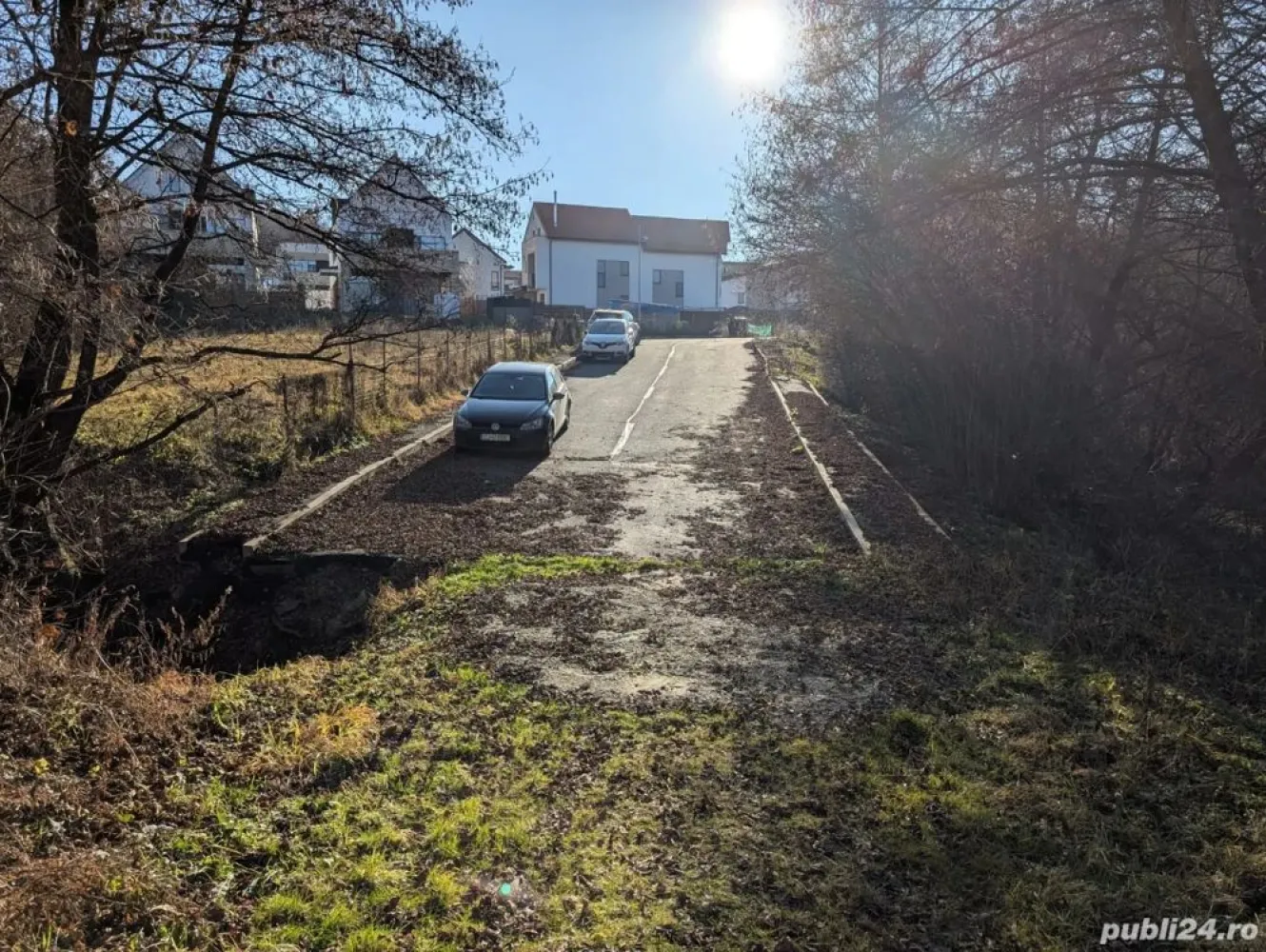 Teren intravilan 700 mp zona Wings Manastur - Persoana fizica vand: Teren intravilan 700 mp zona Wings Manastur Acces de pe Aleea Nectarului Nr CF: 266241 PUZ in lucru. Incadrare ULi C - LOCUINŢE CU REGIM REDUS DE ÎNĂLŢIME INDIVIDUALE ŞI COLECTIVE MICI PRET 70 000 EUR (100 EUR mp) Cel mai rapid raspund pe whatsapp