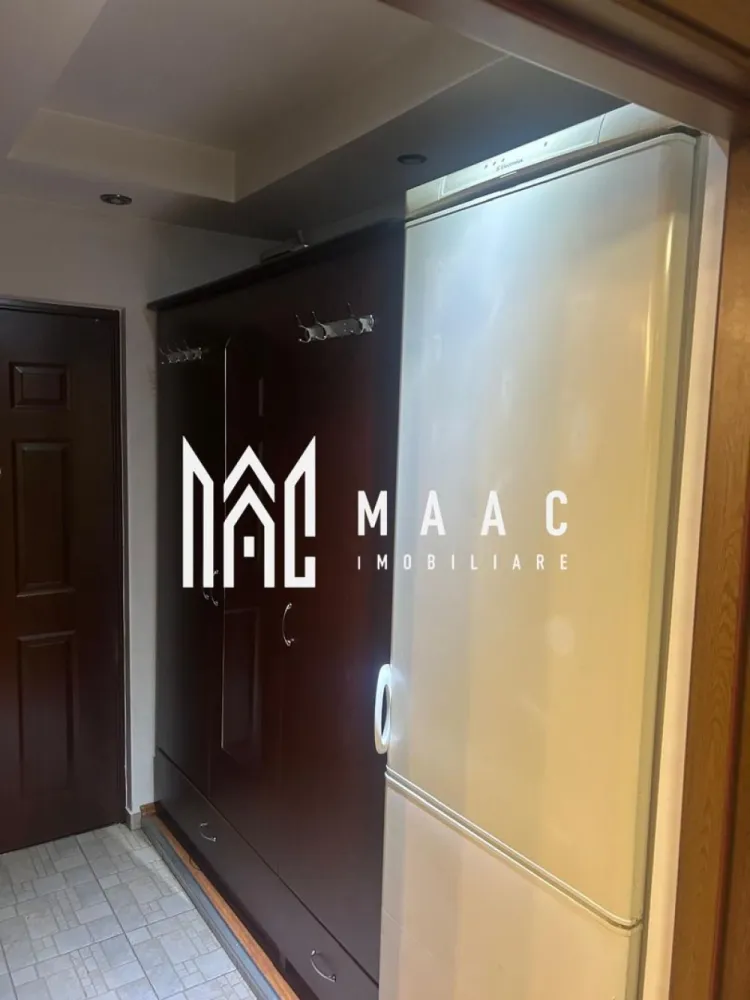 Garsoniera | Nord | Parter - Garsonieră mobilată și utilată – Zona Nord, parter MAAC Imobiliare vă propune spre vânzare o garsonieră cochetă, situată la parter, în zona Nord, într-un cartier apreciat pentru liniște, spațiile verzi și accesul facil la toate punctele de interes. Locație: Zona Nord – zonă liniștită, cu spații verzi Suprafață utilă: 28 mp Etaj: Parter Stare: se vinde mobilată și utilată, gata de mutare Zona oferă multiple puncte de acces: spital, grădinițe, școli și magazine, fiind ideală pentru locuit sau investiție (închiriere). Avantaje: * Parter – acces facil * Zona liniștită și plină de spații verzi * Garsonieră mobilată și utilată complet * Aproape de școli, grădinițe, magazine și spital * Ideală pentru locuit sau ca investiție imobiliară Pentru mai multe detalii și programarea unei vizionări, contactați MAAC Imobiliare. id: CP2784713 - SP }}