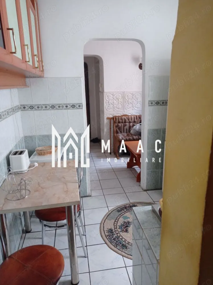 Apartament | 3 camere | Traian | Etaj 3 - Apartament cu 3 camere – Zonă Traian, locație liniștită MAAC Imobiliare vă propune spre vânzare un apartament cu 3 camere, situat într-o zonă liniștită, în cartierul Traian, ideal atât pentru locuit, cât și pentru investiție. Suprafață utilă: 60 mp Suprafață construită: 65 mp Etaj:3 Compartimentare:funcțională, bine organizată Finisaje:clasice Gigacalorimetru Locația este un mare avantaj, fiind în apropierea spitalului, a magazinelor și a diverselor spații cu activități comerciale și servicii, oferind acces rapid către punctele de interes ale orașului. Apartamentul este luminos, bine întreținut și oferă viitorilor proprietari posibilitatea de a-l personaliza în funcție de propriul stil. Avantaje: * Zonă liniștită, accesibilă * Etaj intermediar * Compartimentare eficientă * Aproape de spital, magazine și alte facilități * Ideal pentru familie sau investiție Pentru mai multe detalii și programarea unei vizionări, contactați MAAC Imobiliare. id: CP2783760 }}