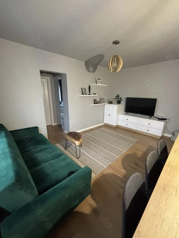 Apartament 3 camere zona Minerva - Vând apartament cu 3 camere situat în spate la Minerva Manastur, strada Bucegi.Apartamentul este poziționat la etajul 2.Se vinde complet mobilat și utilat. În apropiere este stație de transport, grădinițe, școli.