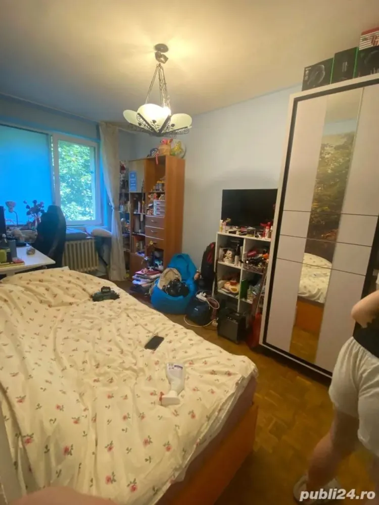 BRASADAS vinde ap 3 cam GHEORGHENI. - Agentia Imobiliara BRASADAS vinde apartament cu trei camere decomandat, situat la etajul 4/4 in cartierul Gheorghieni. Apartamentul se afla într-un bloc reabilitat termic ,are la doar 5minute școală,grădiniță ,creșă ,ideal pentru familii tinere aflate la început de drum . La doar 5 minute de supermarketuri ,Iulius mall,baza sportivă și de stații de autobuz spre toate zonele din Cluj. www.brasadas.com.