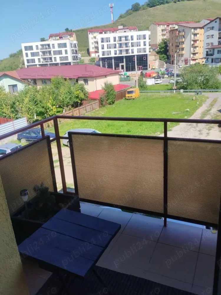 închiriez apartament in Florești cluj - Închiriez apartament in Florești jud Cluj.str.Salcamului. compus din living mare cu bucătărie open space..2 dormitoare..o baie..2 balcoane..etaj 1..finisat..mobilat și utilat..bloc mic cu 6 apartamente pe scara..parcare in curte interioara..vis a vis de statia panemar eroilor..aproape de școală..statie..pădure.magazine..foarte călduros.. cheltuieli mici..