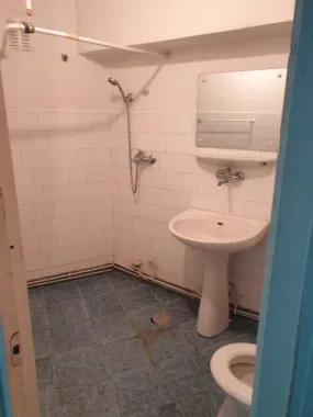 BRASADAS vinde ap cam etaj 6/8 Soarelui.