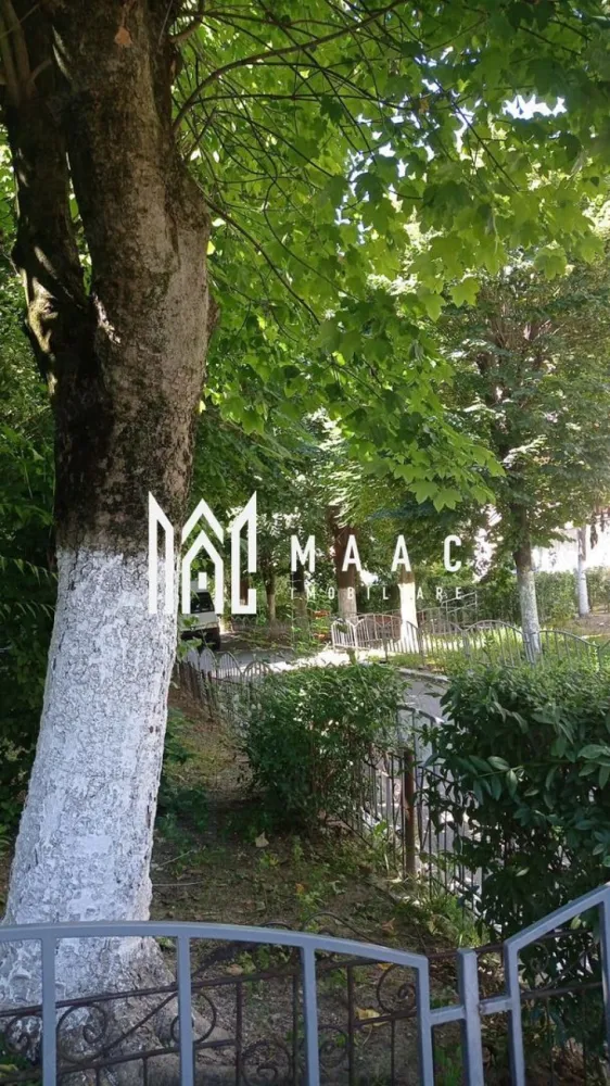 Apartament | 3 camere | Traian | Etaj 3 - Apartament cu 3 camere – Zonă Traian, locație liniștită MAAC Imobiliare vă propune spre vânzare un apartament cu 3 camere, situat într-o zonă liniștită, în cartierul Traian, ideal atât pentru locuit, cât și pentru investiție. Suprafață utilă: 60 mp Suprafață construită: 65 mp Etaj:3 Compartimentare:funcțională, bine organizată Finisaje:clasice Gigacalorimetru Locația este un mare avantaj, fiind în apropierea spitalului, a magazinelor și a diverselor spații cu activități comerciale și servicii, oferind acces rapid către punctele de interes ale orașului. Apartamentul este luminos, bine întreținut și oferă viitorilor proprietari posibilitatea de a-l personaliza în funcție de propriul stil. Avantaje: * Zonă liniștită, accesibilă * Etaj intermediar * Compartimentare eficientă * Aproape de spital, magazine și alte facilități * Ideal pentru familie sau investiție Pentru mai multe detalii și programarea unei vizionări, contactați MAAC Imobiliare. id: CP2783760 }}