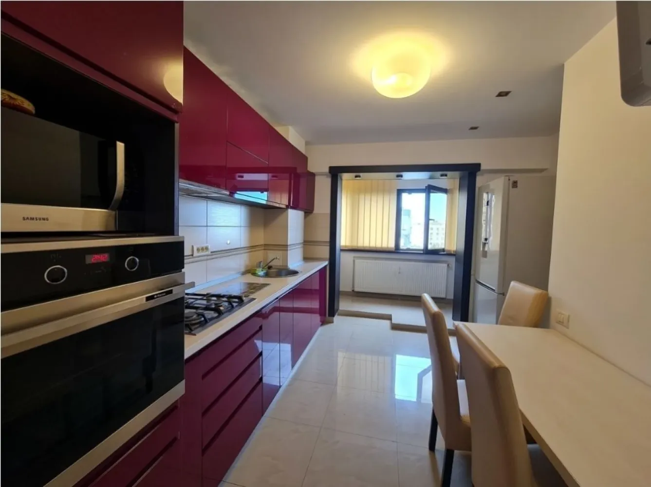 Dristor, Ramnicu Sarat - IMPORTANT!! Accept colaborarea cu agentii doar daca percep comision de la client! Nu sunati inutil! Ap. 2 cam., complet mobilat si utilat, contorizat (apa + caldura), etajul 7/10, 2 aparate de aer conditionat, masina de spalat + uscator Samsung Smart, Tv smart in living, bucatarie si dormitor. Pret inchiriere 570 euro. Garantie 570 euro contract Anaf, liber de la 1 decembrie