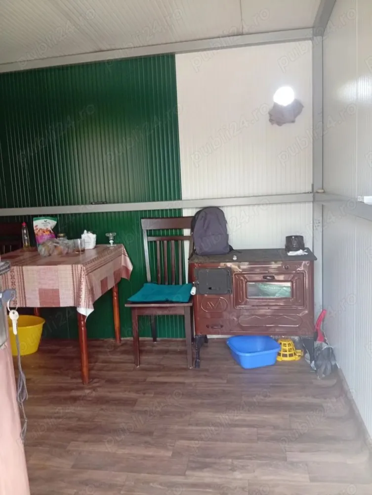 BRASADAS vinde căsuțe din panouri sandwich - Agentia Imobiliara BRASADAS vinde căsuță panouri cu dimensiunile 3*4mp pătrați.mobila interior .fara instalație electrică.pret 15.000 Ron. www.brasadas.com.