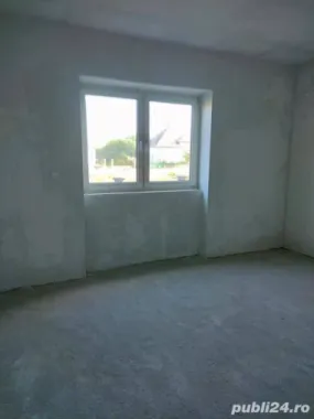 Casa 80 mp cu doua camere de vanzare in Pelisor