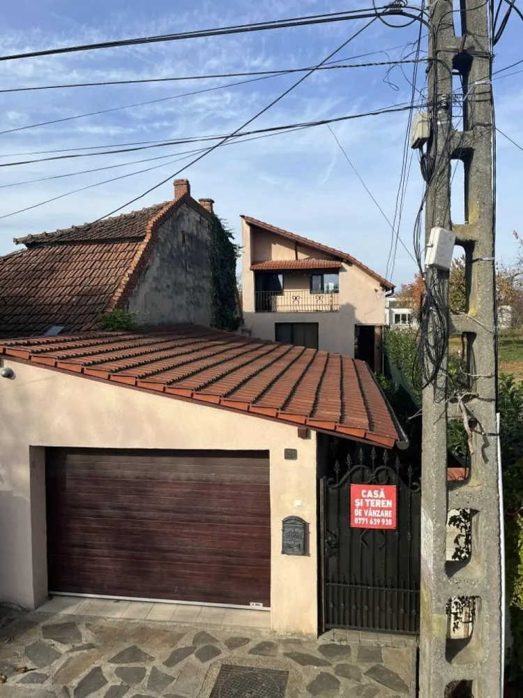 BRASADAS vinde casa tip S+P+M Titulescu 200mp teren 1600 mp. - Agentia Imobiliara BRASADAS vinde Casă tip S+P+M situata in zona TITULESCU aproape de centrul orasului. Suprafața construită 200mp. Suprafață teren 1600mp. Casa din BCA, izolata, centrala pe lemne+gaz, gresie, parchet, geamuri și uși termopan. La parter casa dispune de un hol generos, o baie cu cabina de dus, o bucătărie ,un dormitor/living care dispun de un dressing și o teras cu vedere spre curtea interioa perfecta pentru usca haine in orice anotimp. Urcam la etaj si avem un hol din care se face intrarea în cele două camere și baia cu cada, la capăt de hol avem un balcon cu vedere la strada. La subsol sunt trei încăperi ideale pentru depozitare iar în una din ele se afla centrala pe lemne . Garaj la intrare in curte cu porta automatizata, anexe in spatele casei pentru depozitare lemne ,unelte ect . Teren cu pomi fructiferi și vita de vie ,ideal și pentru cine iubeste gradinaritu având așa un teren generos. www.brasadas.com.