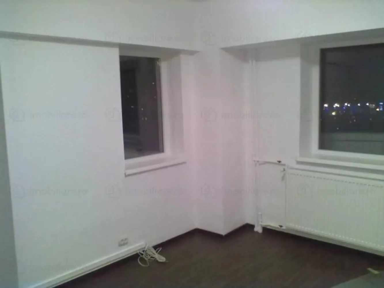 BRASADAS Inchirieriaza DUPLEX 5 camere BD. UNIRII - Brasadas închiriază DUPLEX de LUX – 5 camere, 4 terase – Bdul. Unirii Descoperă un duplex exclusivist, proaspăt renovat, cu 5 camere decomandate, finisaje premium și un standard occidental rar întâlnit. Spațiu ideal pentru firmă, birouri, locuință premium. ✔ 4 terase panoramice ✔ 2 băi + bucătărie mobilată pentru firmă ✔ Aer condiționat, termopan, parchet, gresie, faianță ✔ Nemobilat – pregătit pentru amenajarea ta 📍 Bdul. Unirii 76, Sector 3 – Etaj 8+9, Duplex 64 💶 1250 EUR/lună 📞 Detalii: 0745964492 – ALEX 🌐 www.brasadas.com