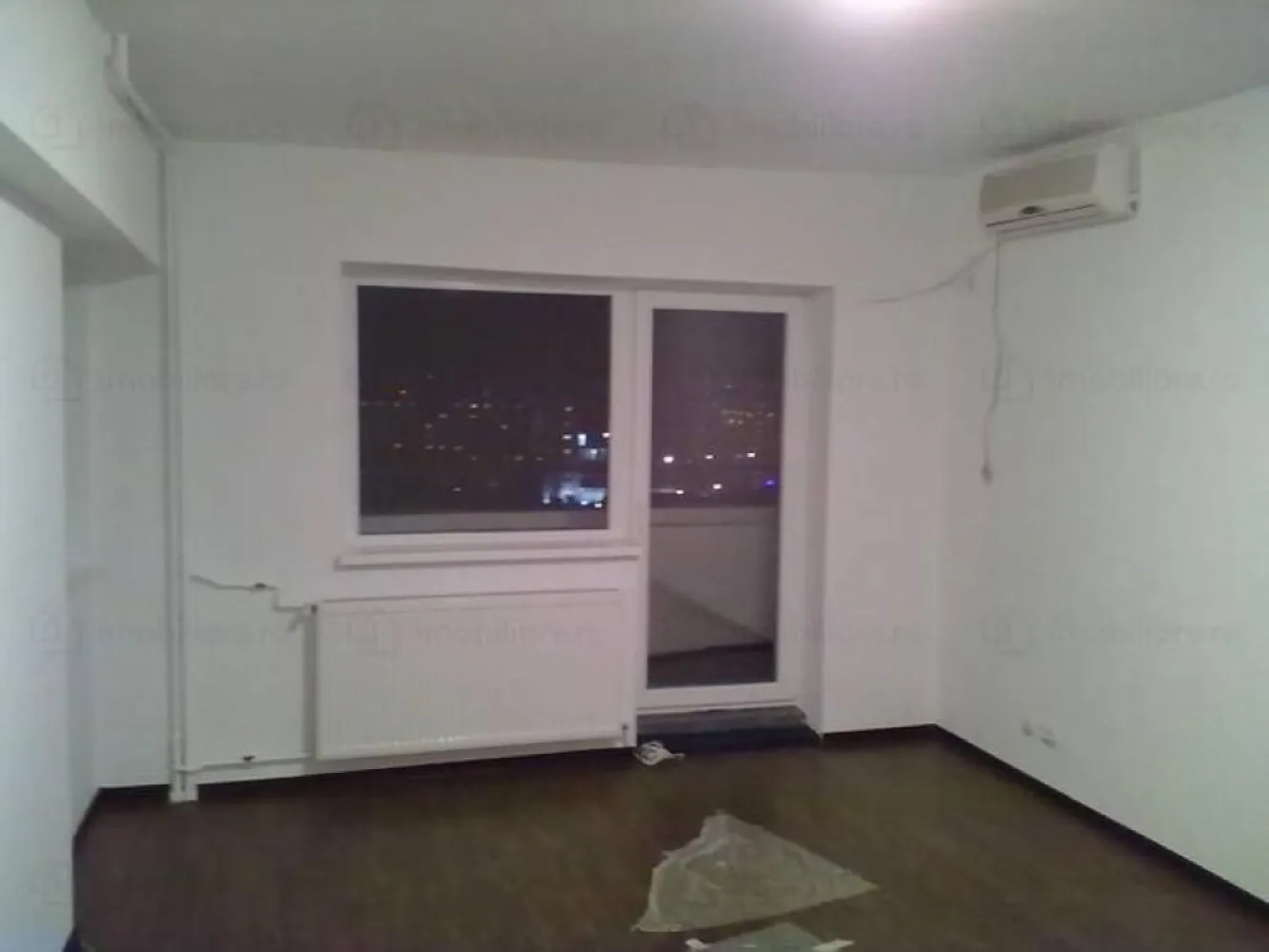 BRASADAS Inchirieriaza DUPLEX 5 camere BD. UNIRII - Brasadas închiriază DUPLEX de LUX – 5 camere, 4 terase – Bdul. Unirii Descoperă un duplex exclusivist, proaspăt renovat, cu 5 camere decomandate, finisaje premium și un standard occidental rar întâlnit. Spațiu ideal pentru firmă, birouri, locuință premium. ✔ 4 terase panoramice ✔ 2 băi + bucătărie mobilată pentru firmă ✔ Aer condiționat, termopan, parchet, gresie, faianță ✔ Nemobilat – pregătit pentru amenajarea ta 📍 Bdul. Unirii 76, Sector 3 – Etaj 8+9, Duplex 64 💶 1250 EUR/lună 📞 Detalii: 0745964492 – ALEX 🌐 www.brasadas.com