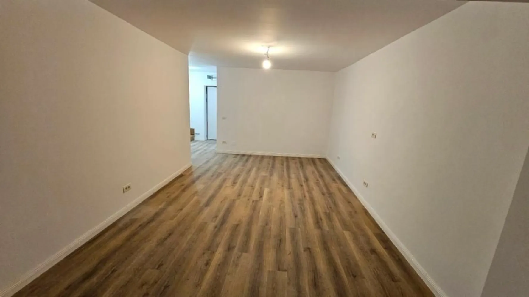 Inchiriez garsoniera nemobilata, Unirii, Goga, langa Camera de Comert, Inalta Cu