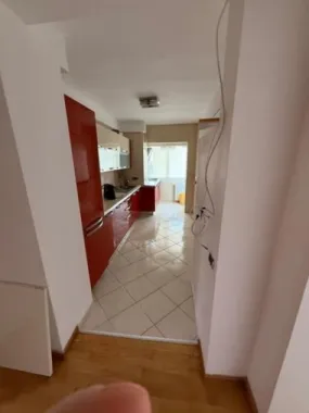 BRASADAS inchiriaza ap 3 cam birou/locuit - terasa - Unirii.