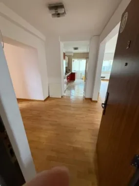 BRASADAS inchiriaza ap 3 cam birou/locuit - terasa - Unirii.