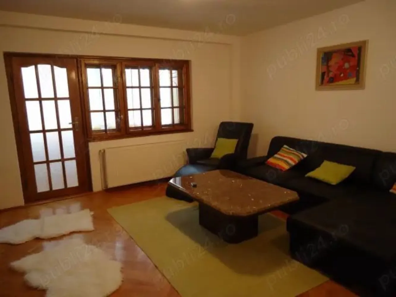 BRASADAS închiriază – Apartament 2 camere • Parcul Tineretului - BRASADAS închiriază – Apartament 2 camere • Parcul Tineretului / Delta Văcărești Locuință situată într-o zonă liniștită, aproape de Parcul Tineretului, Delta Văcărești și Sun Plaza, cu acces rapid la Metrou Piața Sudului. Apartamentul este amplasat la etajul 3/4, într-un imobil finalizat în 1988. Îmbunătățiri & dotări: ✔ Geamuri termopan ✔ Gresie, faianță ✔ Parchet din lemn natural ✔ Centrală proprie ✔ Aer condiționat ✔ Balcon închis cu 2 dulapuri masive ✔ Loc de parcare rezervat Ideal pentru rezidență, într-o zonă verde, curată și bine conectată. 📞 DETALII: 0745964492 – ALEX 🌐 www.brasadas.com