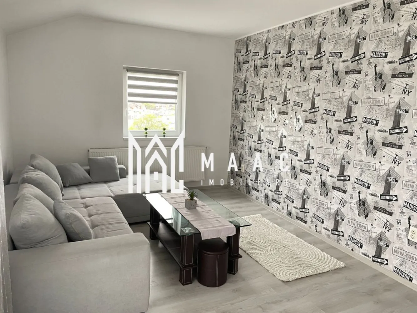 Apartament 2 camere I Decomandat I Calea Cisnadiei - MAAC IMOBILIARE propune atentiei dumneavoastra un apartament deosebit, amplasat la etajul 3/3 al unui imobil situat in Calea Cisnadiei. Locuința este compartimentată eficient, fiind compusă din: living spațios, dormitor, bucătărie separată, baie cu vana si geam de aerisire, balcon. Accesul in pod (cca 30mp) se face din holul de la intrare. Loc de parcare privat. Se preda partial mobilat (vezi foto) lasand ca personalizarea locatiei sa fie rodul amprentei dumneavoastra. Zona este bogata in centre comerciale (LIDL), de invatamant, medicale, statii pentru transportul in comun, etc Pentru mai multe detalii precizati telefonic ca ati vazut anuntul cu ID: CP2783627 }}