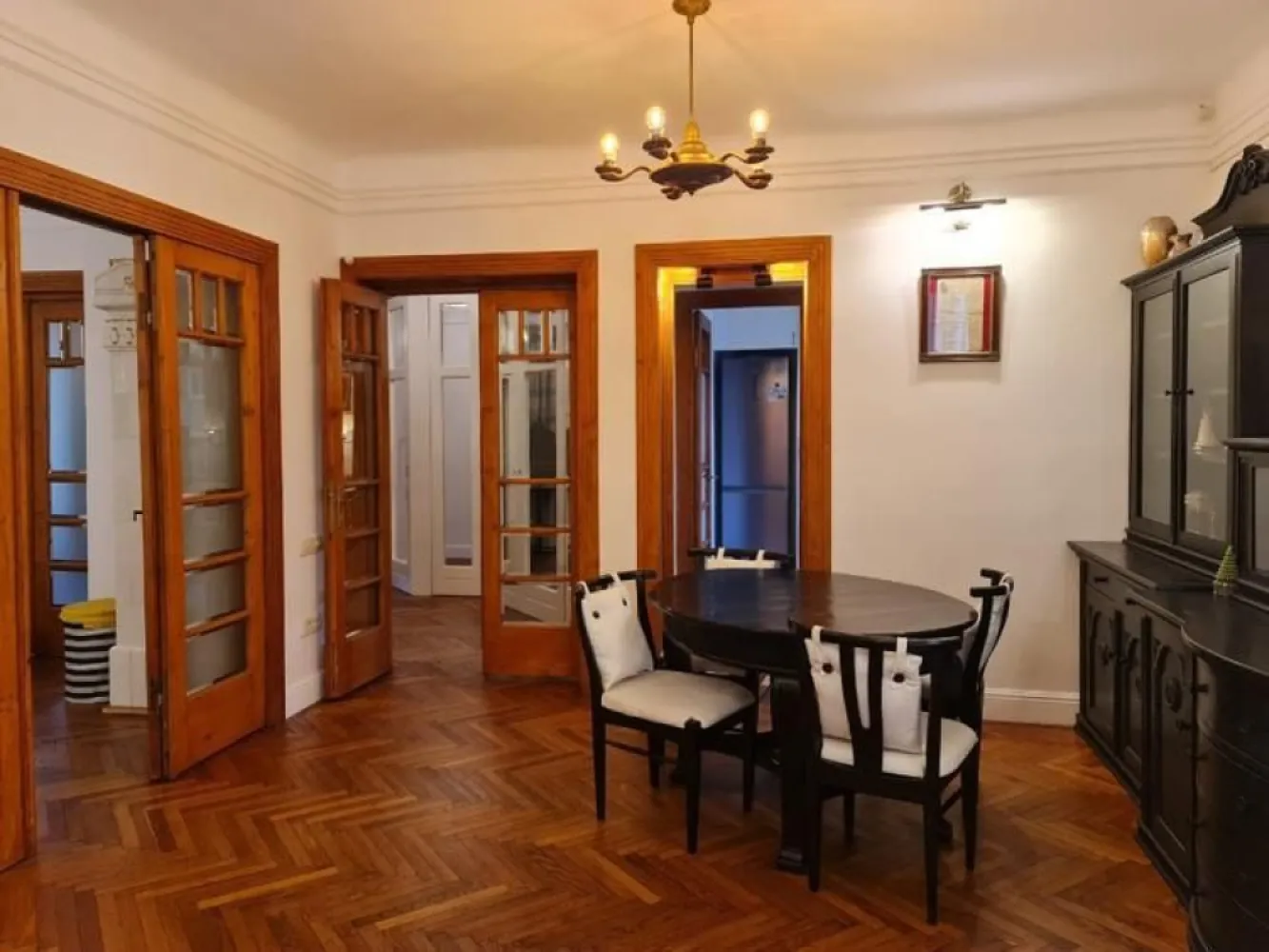 BRASADAS închiriază – Apartament istoric restaurat TINERETULUI