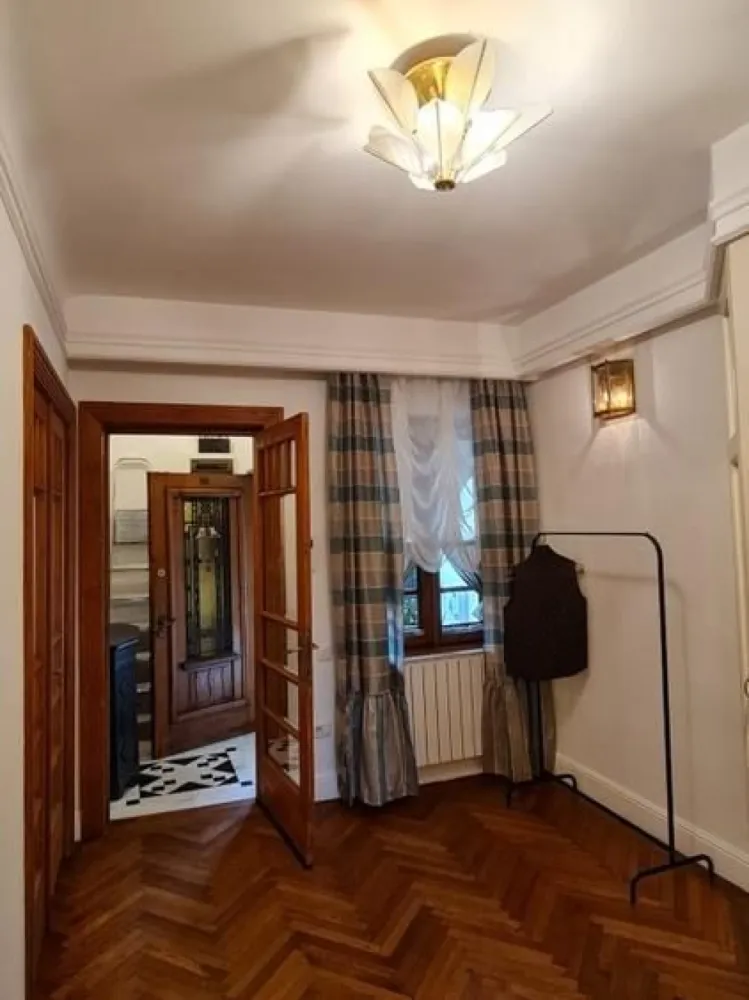 BRASADAS închiriază – Apartament istoric restaurat TINERETULUI