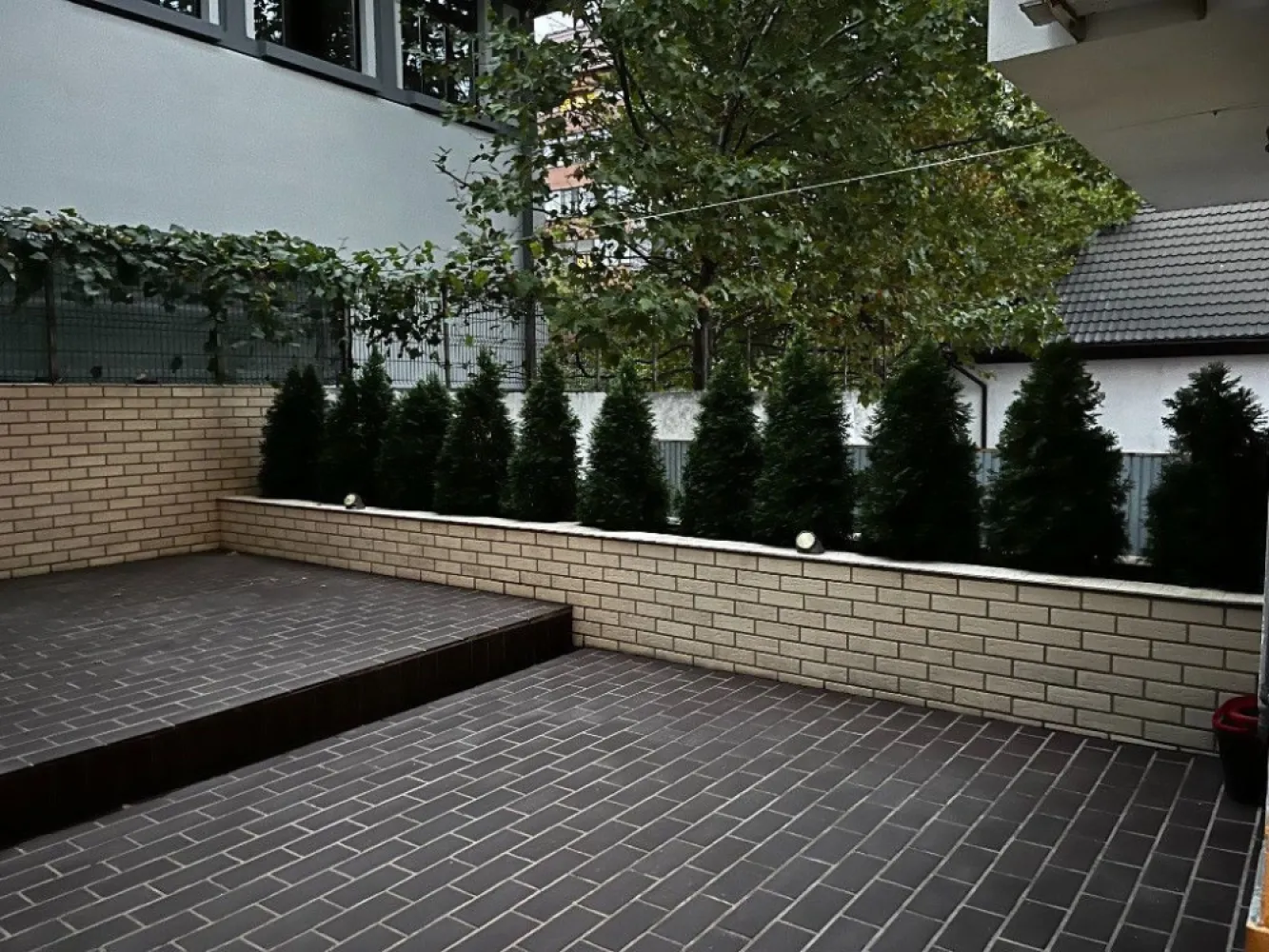 BRASADAS inchiriaza APARTAMENT cu 3 camere zona Mihai Bravu