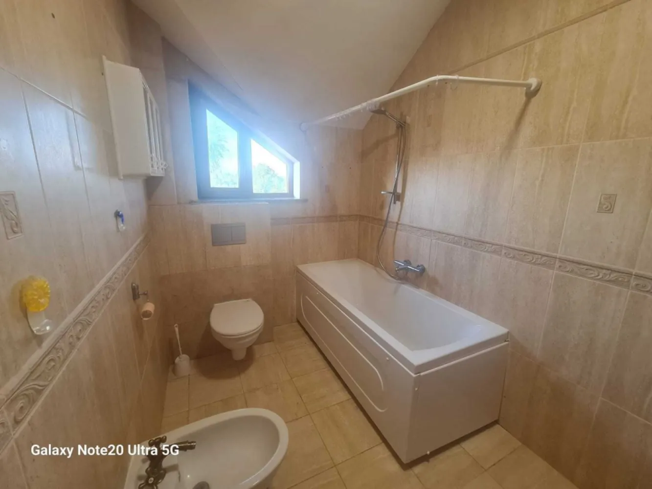 BRASADAS vinde casă 4 cam 3.15 ari zona L Blaga.