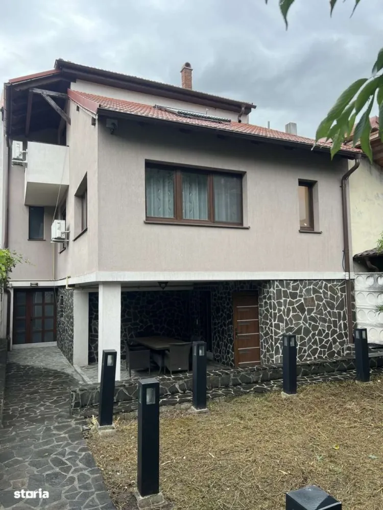 BRASADAS vinde casa in zona stadionului Olimpia.