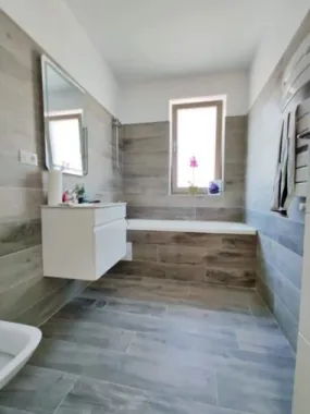 BRASADAS închiriază ap 2 cam modern, complet utilat Unirii.