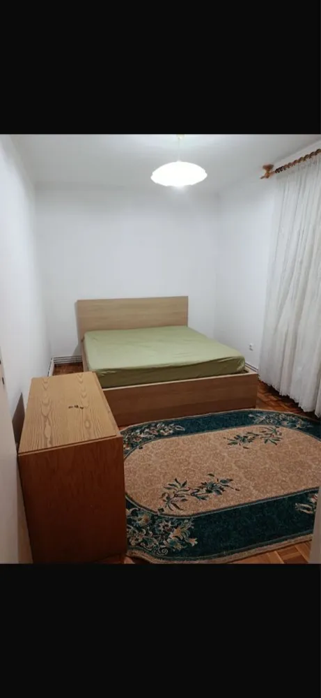 BRASADAS închiriază ap cam etaj 3/4 LIDL Careiului. - Agenția imobiliara BRASADAS închiriază apartament în Satu Mare, Aleea Prahovei, compus din 2 camere, bucătărie, baie, balcon, hol și debara. Apartamentul este situat la etajul 3/4. www.brasadas.com.