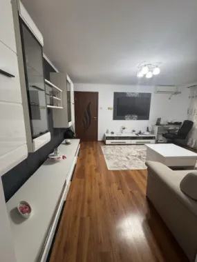 BRASADAS vinde ap 2 cam etaj 4/4 în M16.