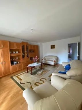 BRASADAS vinde ap 2 cam decomandat, 60,7 mp – Etaj 1, Carpați 2