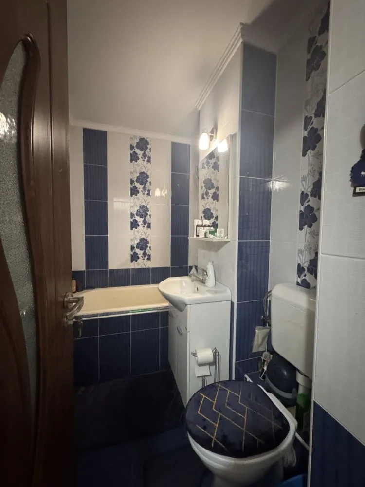 BRASADAS vinde ap 2 cam etaj 4/4 în M16.