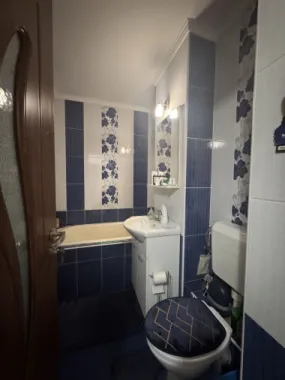 BRASADAS vinde ap 2 cam etaj 4/4 în M16.