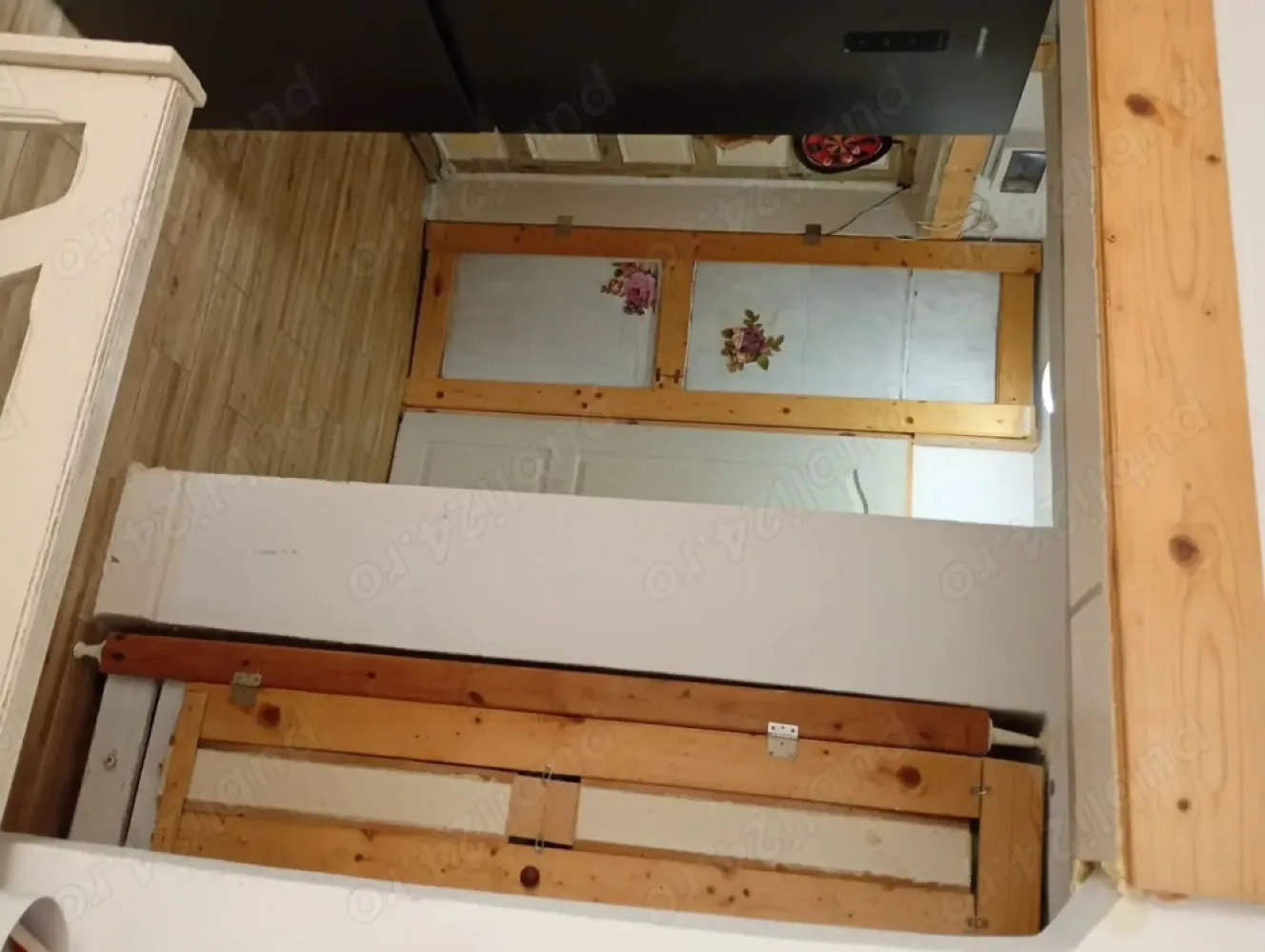 BRASADAS vinde ap 2 cam decomandate, PARTER Botizului. - Agenția imobiliara BRASADAS vinde apartament cu încălzire în pardoseală, microcentrală nouă,beci curat se poate depozita alimente ,baia cu duș dar intră și o cadă, magazine în apropiere, stație de autobuz, parc, grădiniță. www.brasadas.com.