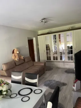 Apartament 2 cam etaj 3/4 in Carpati 1.