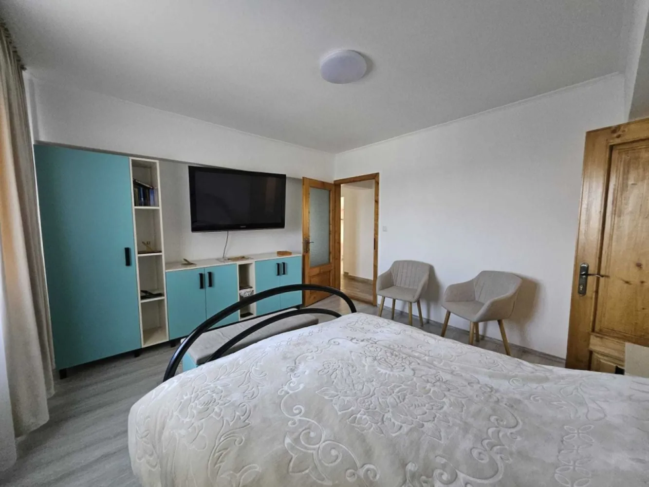APARTAMENT 5 CAMERE 120000 euro negociabil - Vand apartament 5 camere decomandat suprafata 112.2 mp zona Lucian Blaga etajul 2