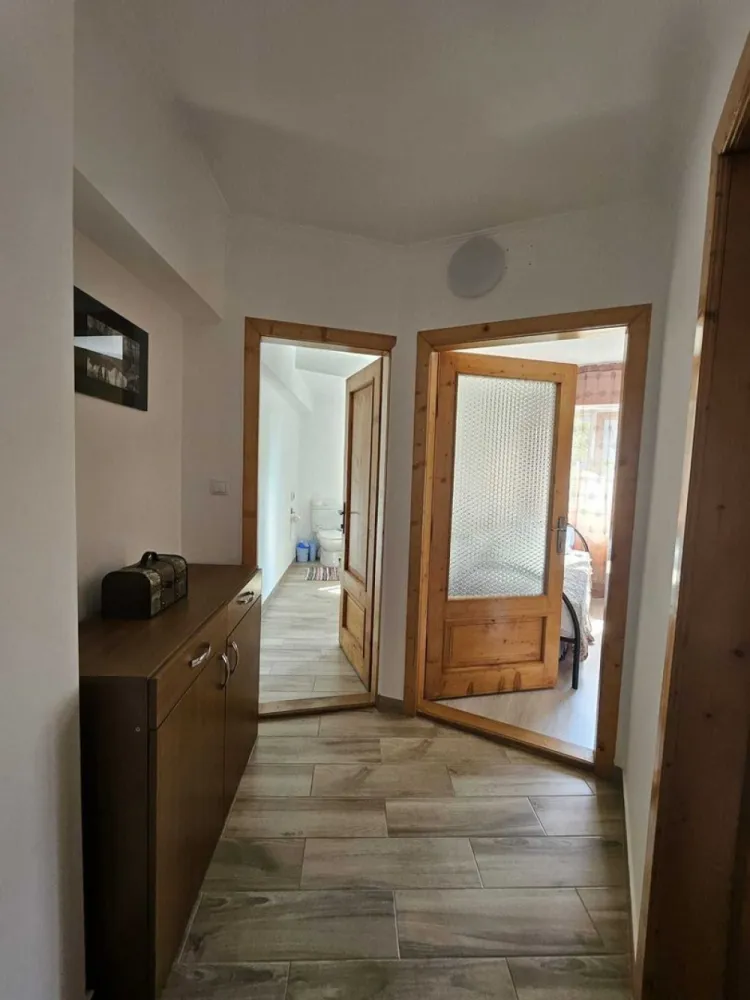 APARTAMENT 5 CAMERE 120000 euro negociabil - Vand apartament 5 camere decomandat suprafata 112.2 mp zona Lucian Blaga etajul 2