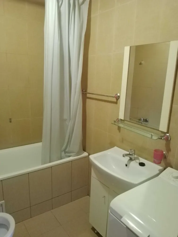 BRASADAS vinde garsoniera RENOVATA 27mp etaj 1 Bdul. Closca. - Agenția imobiliara BRASADAS vinde garsonieră 27mp RENOVATA situată pe bulevardul Closca vis-a-vis de Nicovid, in bloc nou renovat, la etajul 1, zonă liniștită. www.brasadas.com.