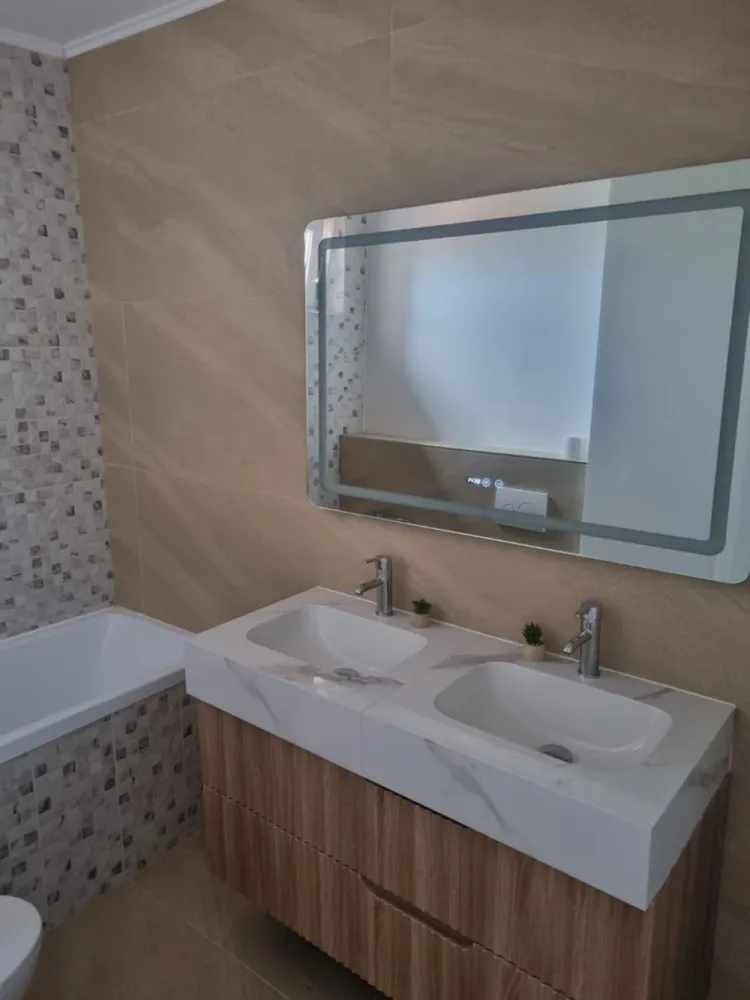 BRASADAS vinde ap 3 cam 4/4 CENTRAL 110mp RENOVAT cu garaj.