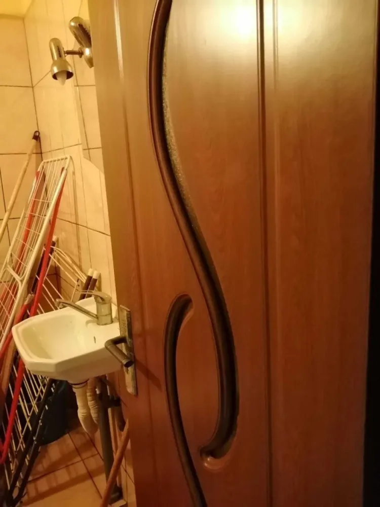 BRASADAS vinde garsoniera pe Ostrovului Bloc 2 etaj 2.