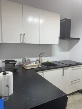 BRASADAS închiriază ap 3 cam etaj 1/3 Universitate.